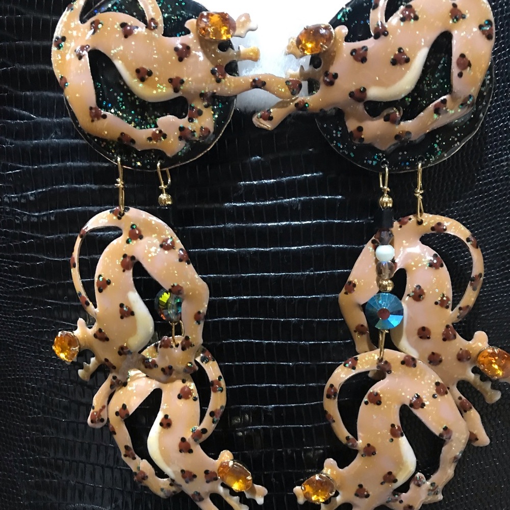 Lunch at the Ritz Earrings - Picture 5 of 7